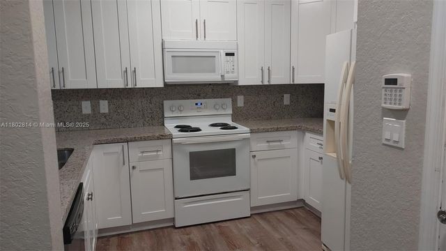 1165 Golden Lakes Blvd 1221, West Palm Beach, FL 33411