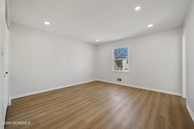 21 Queen Ann Road, Brick, NJ 08723