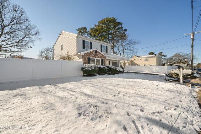 21 Queen Ann Road, Brick, NJ 08723