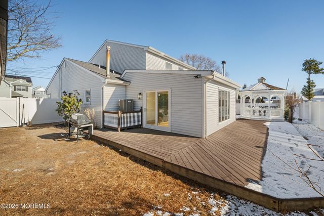 21 Queen Ann Road, Brick, NJ 08723