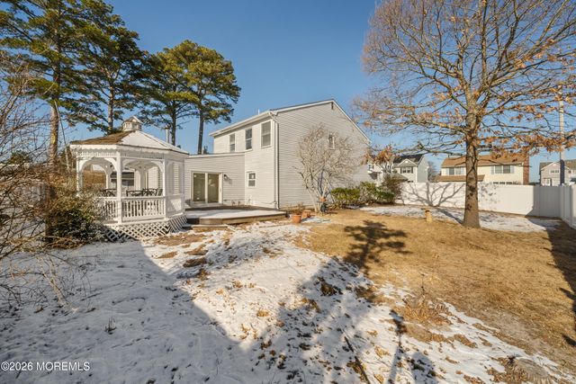 21 Queen Ann Road, Brick, NJ 08723