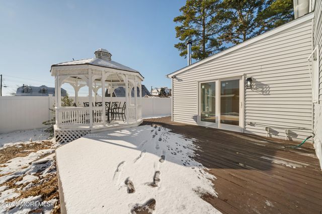 21 Queen Ann Road, Brick, NJ 08723