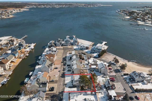 21 Queen Ann Road, Brick, NJ 08723