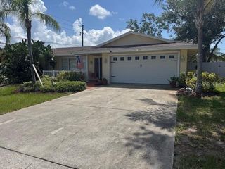 10185 SANTIAGO COURT, Seminole, FL 33776