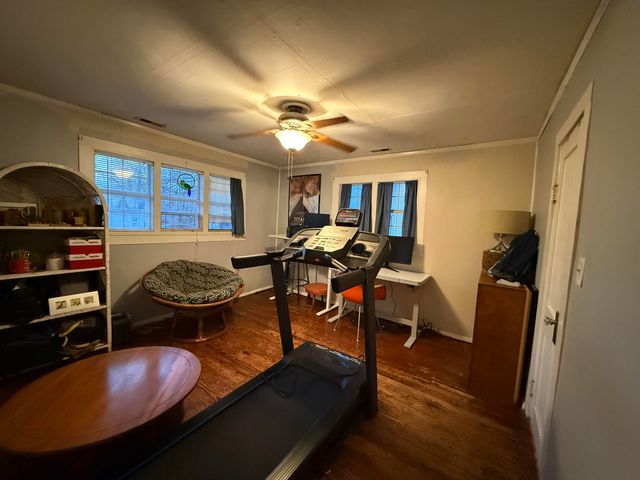 2160 N Kellett Avenue, Springfield, MO 65803