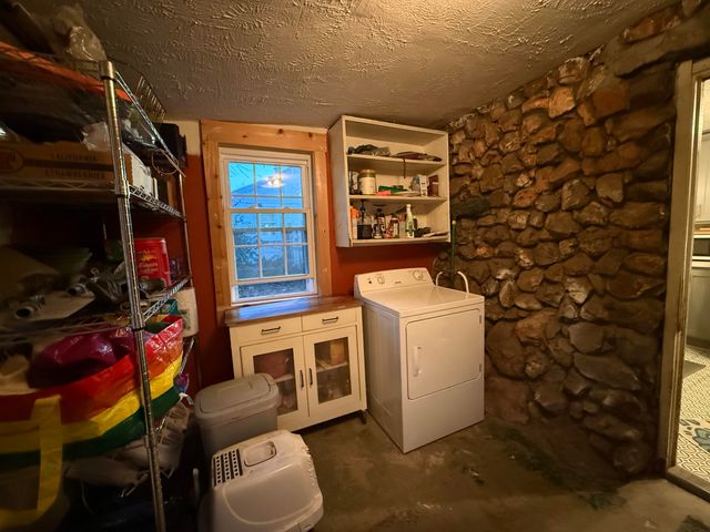 2160 N Kellett Avenue, Springfield, MO 65803