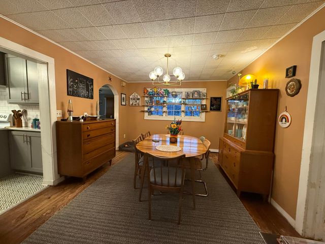 2160 N Kellett Avenue, Springfield, MO 65803