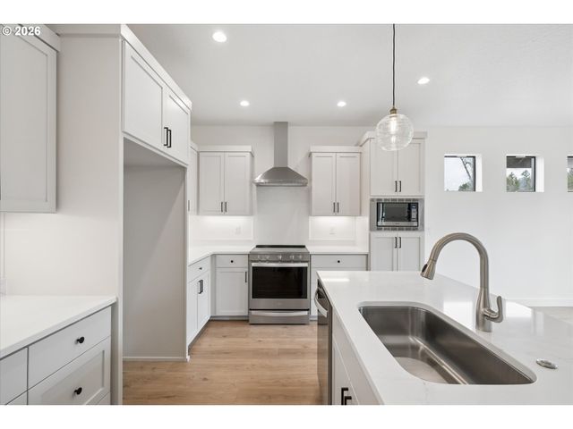 88105 WYMORE Ln, Veneta, OR 97487