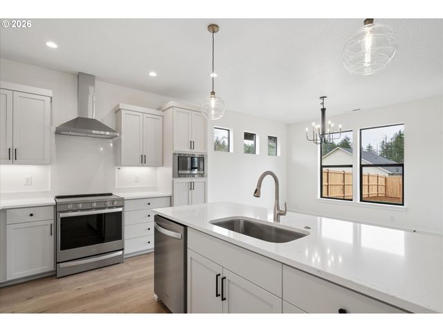 88105 WYMORE Ln, Veneta, OR 97487