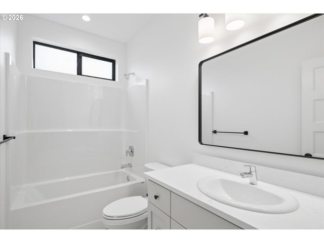 88105 WYMORE Ln, Veneta, OR 97487