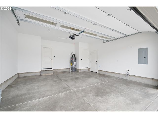 88105 WYMORE Ln, Veneta, OR 97487