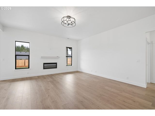 88105 WYMORE Ln, Veneta, OR 97487