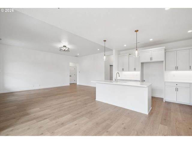 88105 WYMORE Ln, Veneta, OR 97487