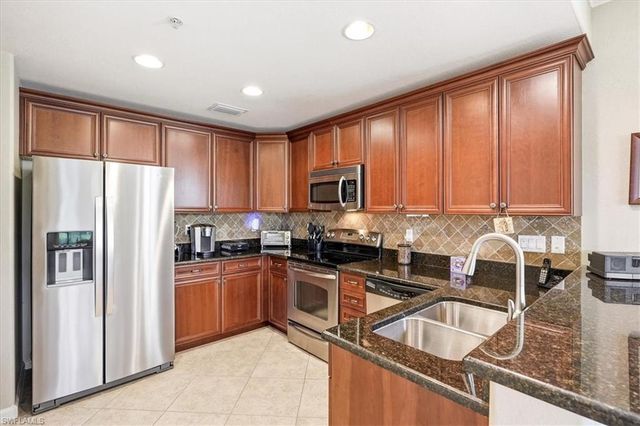 6622 Alden Woods CIR 101, Naples, FL 34113