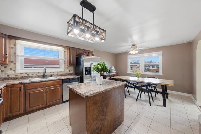 14828 Saint Louis Avenue, Midlothian, IL 60445