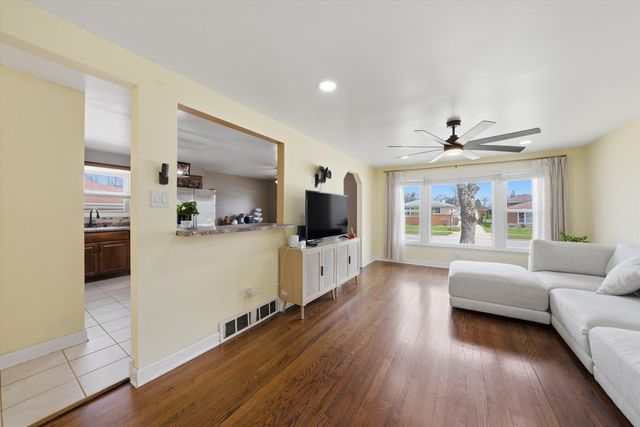 14828 Saint Louis Avenue, Midlothian, IL 60445