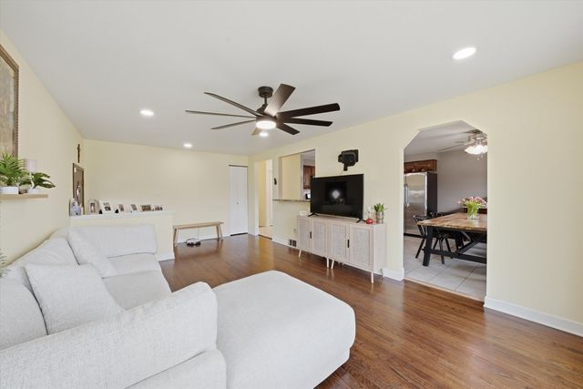 14828 Saint Louis Avenue, Midlothian, IL 60445