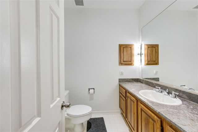 19 Crestwood Drive 8, Houston, TX 77007