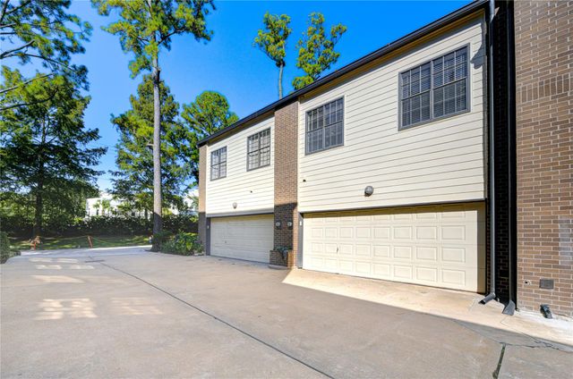 19 Crestwood Drive 8, Houston, TX 77007