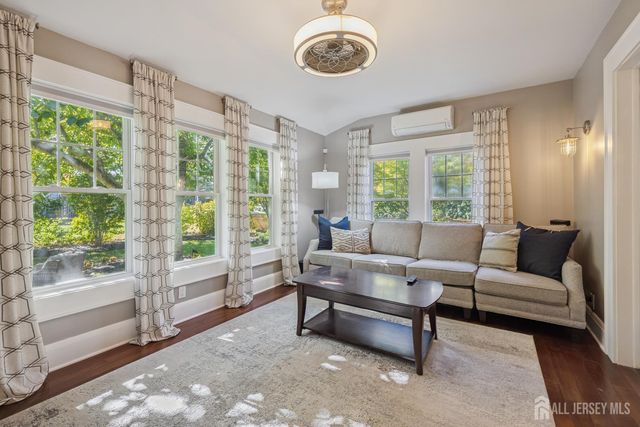 202 Ashland Road, Middlesex, NJ 08846