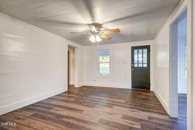 218 Aa Deakins Road, Jonesborough, TN 37659