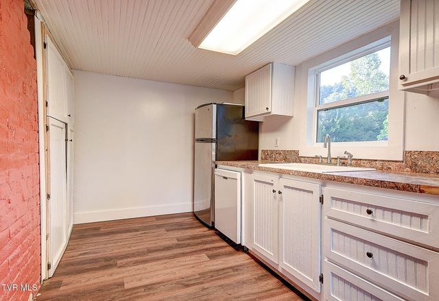 218 Aa Deakins Road, Jonesborough, TN 37659