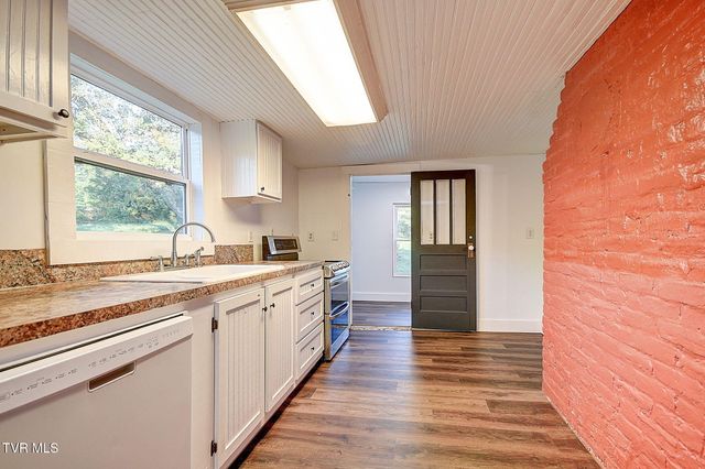 218 Aa Deakins Road, Jonesborough, TN 37659
