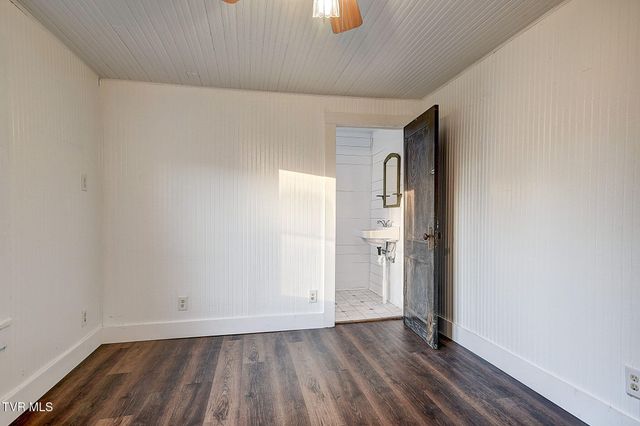 218 Aa Deakins Road, Jonesborough, TN 37659