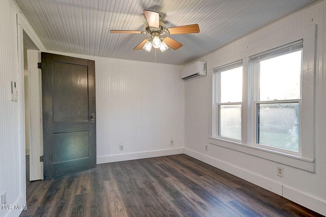 218 Aa Deakins Road, Jonesborough, TN 37659