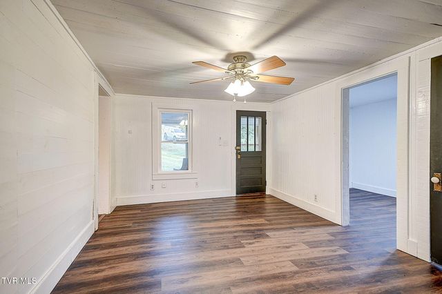 218 Aa Deakins Road, Jonesborough, TN 37659