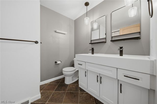 1776 Amarillo Street NW, North Canton, OH 44720