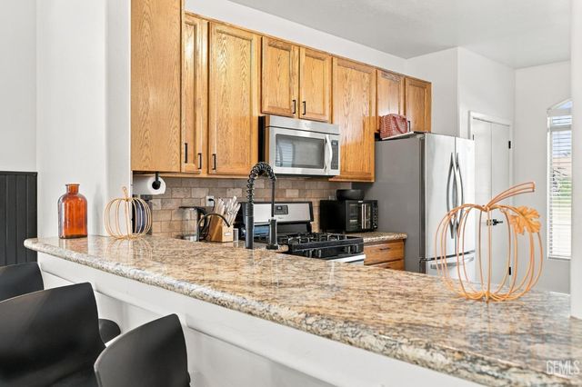 4311 Gelding Way, Bakersfield, CA 93312