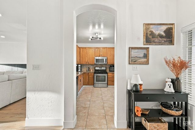 4311 Gelding Way, Bakersfield, CA 93312