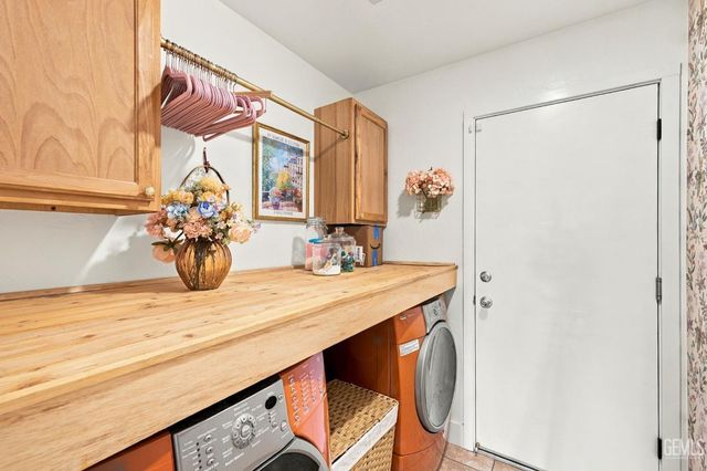 4311 Gelding Way, Bakersfield, CA 93312
