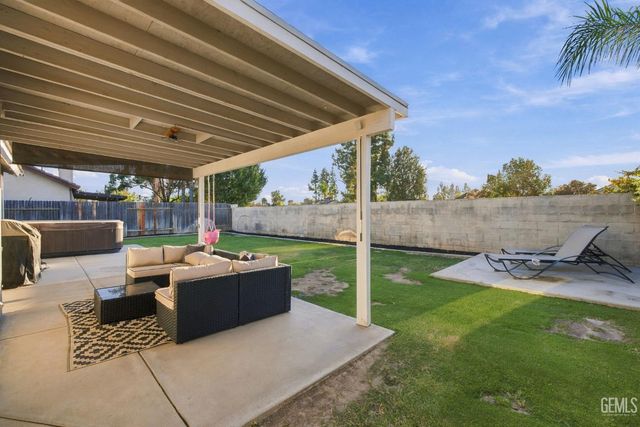 4311 Gelding Way, Bakersfield, CA 93312