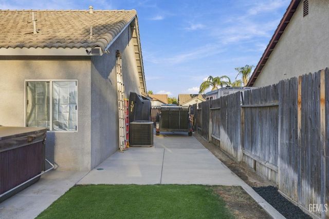 4311 Gelding Way, Bakersfield, CA 93312