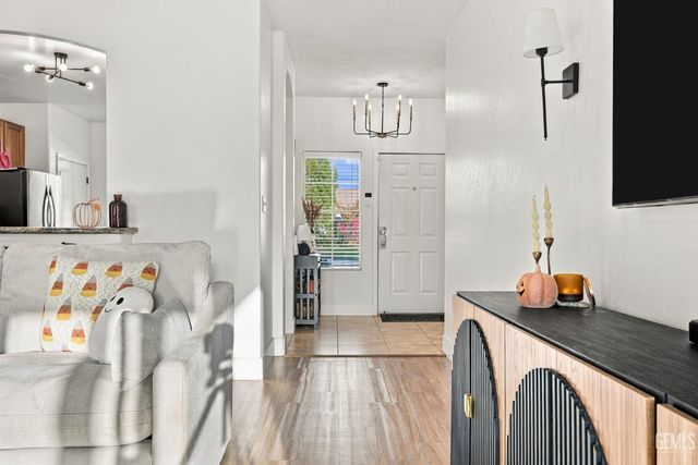 4311 Gelding Way, Bakersfield, CA 93312