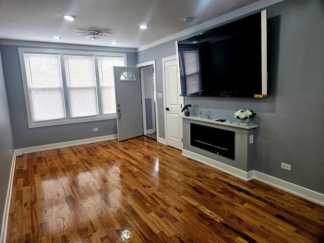 4521 S Mozart Street 1, Chicago, IL 60632