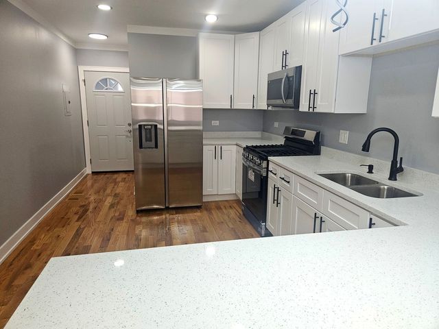 4521 S Mozart Street 1, Chicago, IL 60632
