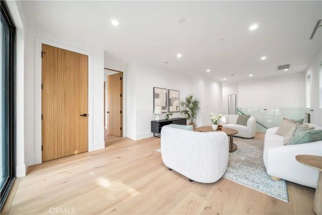 5623 Oso, Woodland Hills, CA 91367