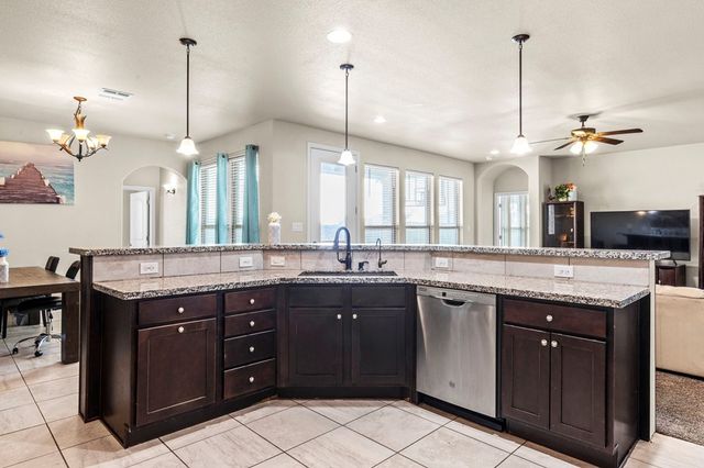 6007 Ridge View St, Midland, TX 79705
