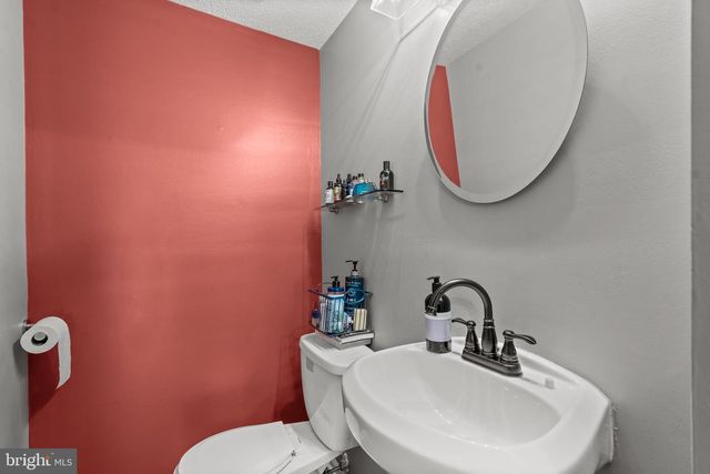 2707 GREENWOOD DR, Lindenwold, NJ 08021