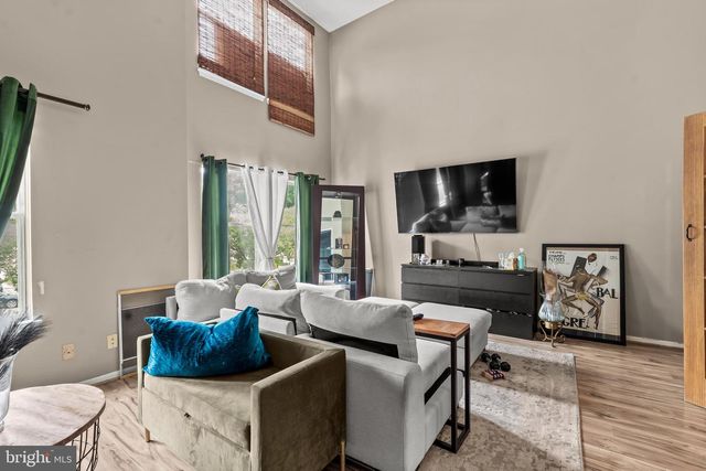 2707 GREENWOOD DR, Lindenwold, NJ 08021