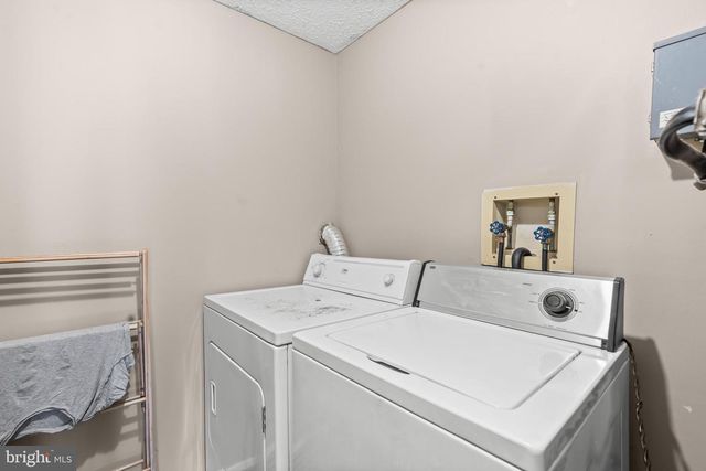 2707 GREENWOOD DR, Lindenwold, NJ 08021