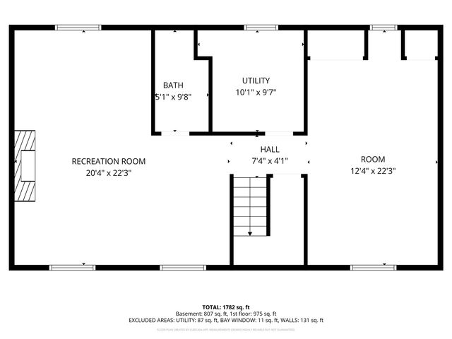 1069 Emmons St, Hiawatha, IA 52233