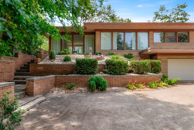 1429 W Lincoln Highway, Schererville, IN 46375