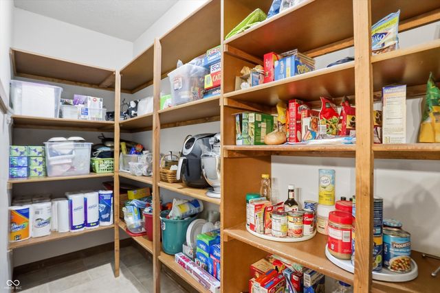4302 W Woodbridge Lane, New Palestine, IN 46163