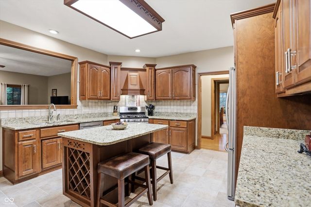 4302 W Woodbridge Lane, New Palestine, IN 46163