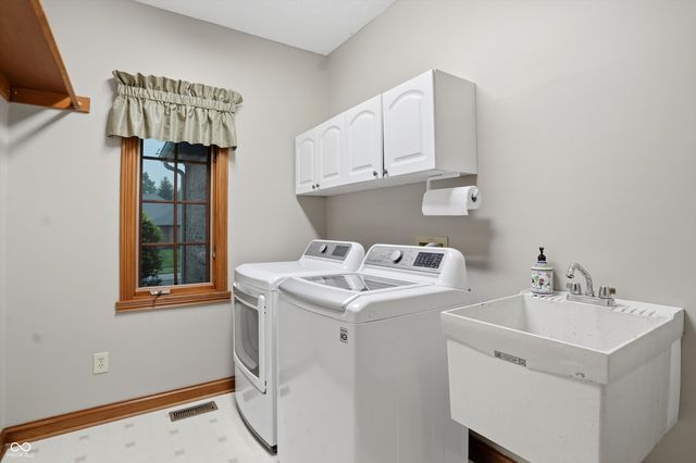 4302 W Woodbridge Lane, New Palestine, IN 46163