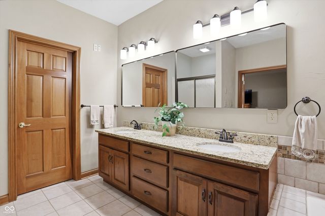 4302 W Woodbridge Lane, New Palestine, IN 46163
